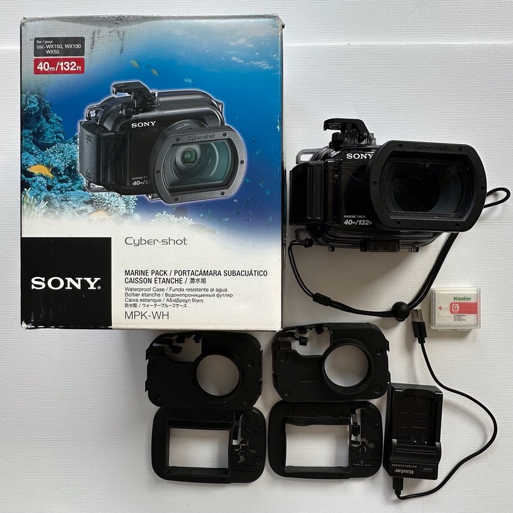 Sony Cyber-shot Marine Pack black underwater camera housing w/ accessories